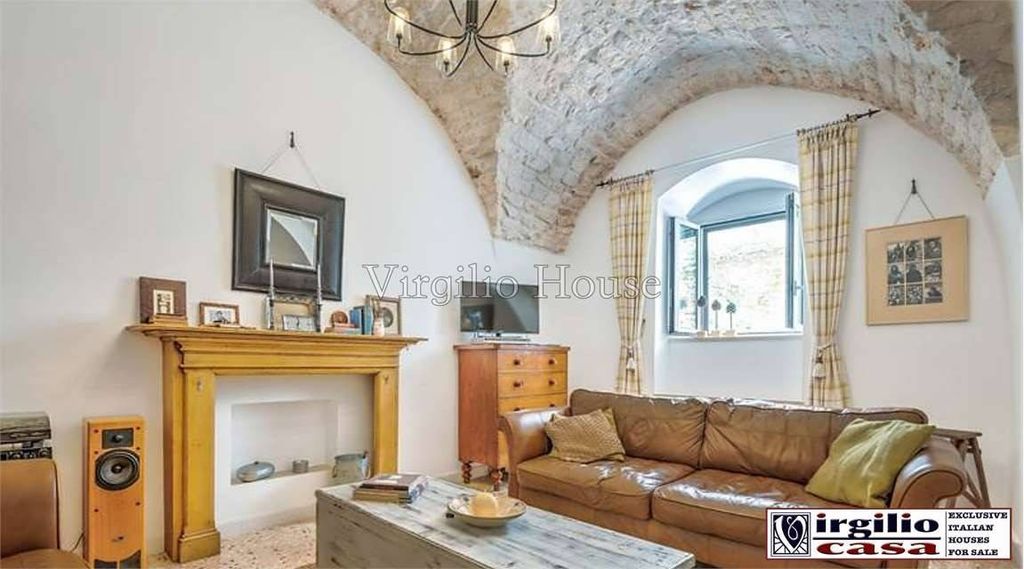 Casa di lusso di 200 mq in vendita via Carlo Poerio, Ostuni, Puglia