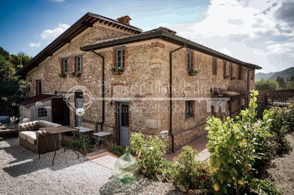 Lussuoso casale in vendita Via della Torre, Camaiore, Toscana