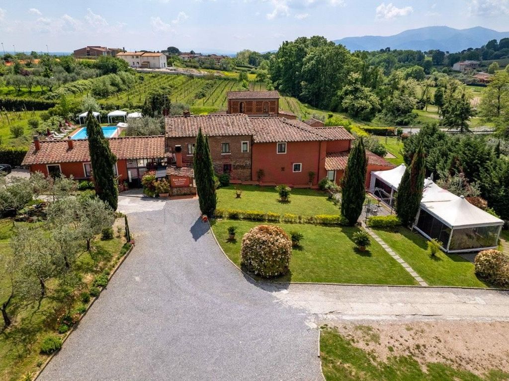 Lussuoso casale in vendita Via Micheloni, 70, Montecarlo, Lucca, Toscana