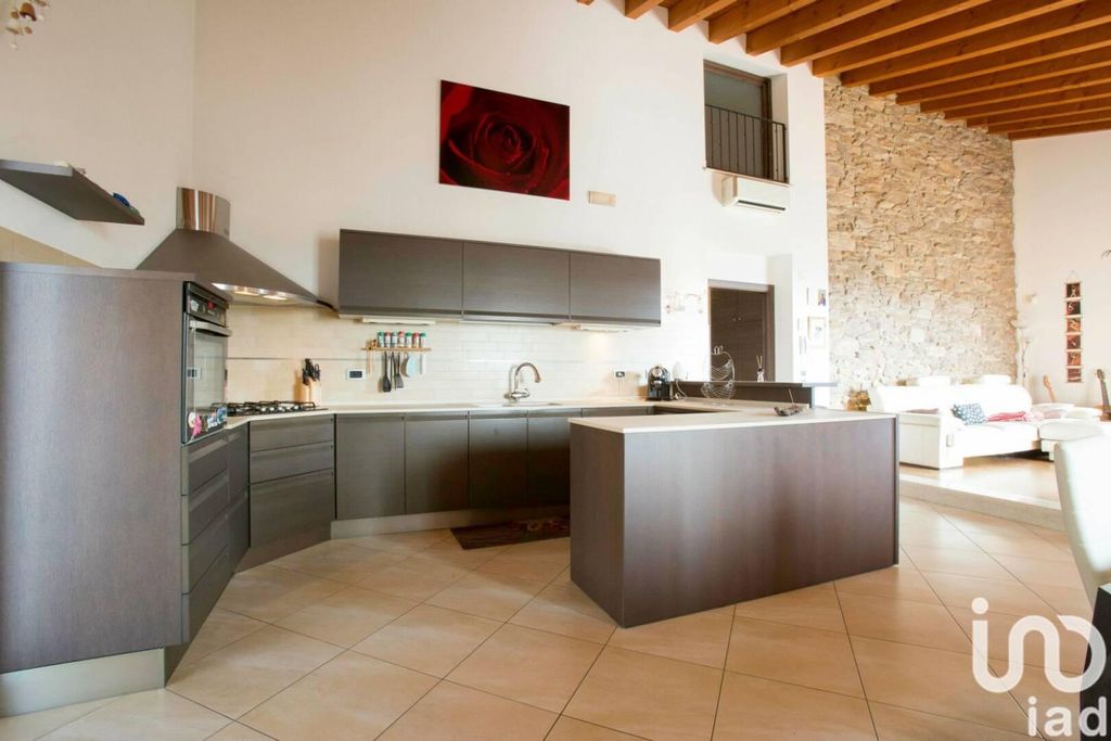 Prestigiosa villa di 320 mq in vendita Via Rosa Corallo, Sant'Ambrogio di Valpolicella, Veneto