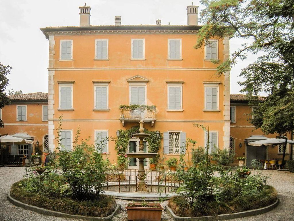 Prestigiosa villa di 1500 mq in vendita, Via S. Martino, 7, Correggio, Reggio Emilia, Emilia-Romagna