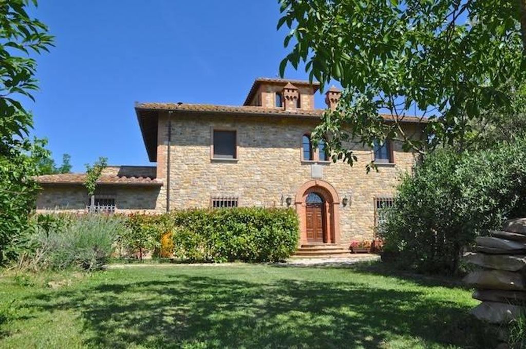 Exclusive country house for sale in Castiglione del Lago, Umbria