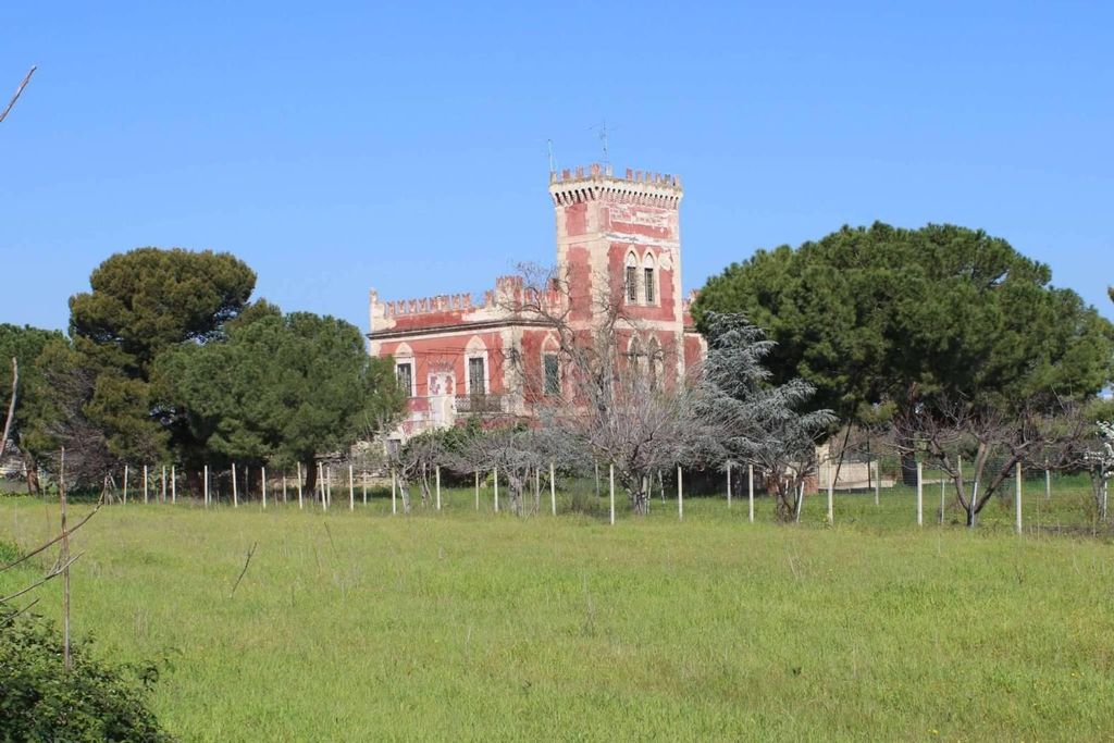 Prestigioso complesso residenziale in vendita via Monte d'Alba, Trani, Puglia