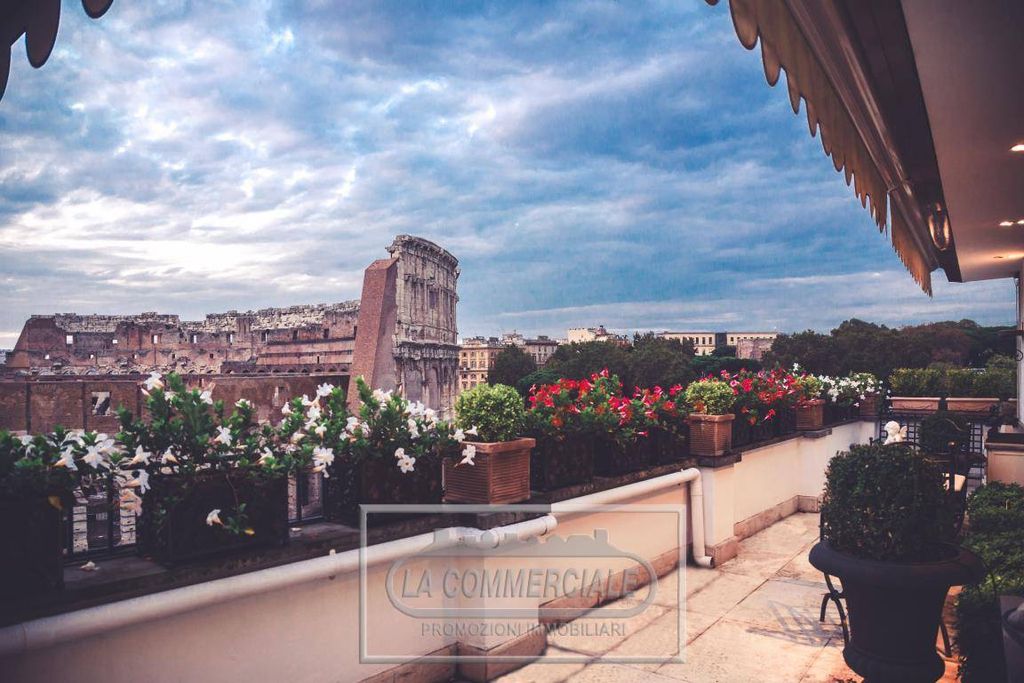 3 bedroom luxury penthouse for sale in Colosseo, Rome, Latium