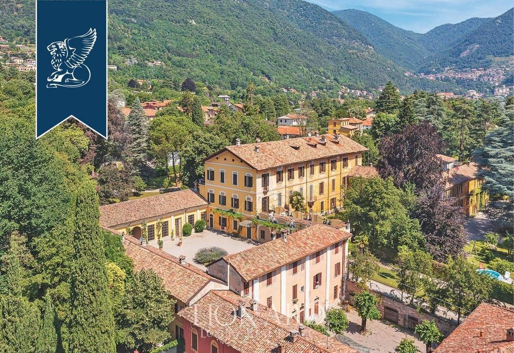Prestigiosa villa di 5000 mq in vendita Tavernerio, Lombardia