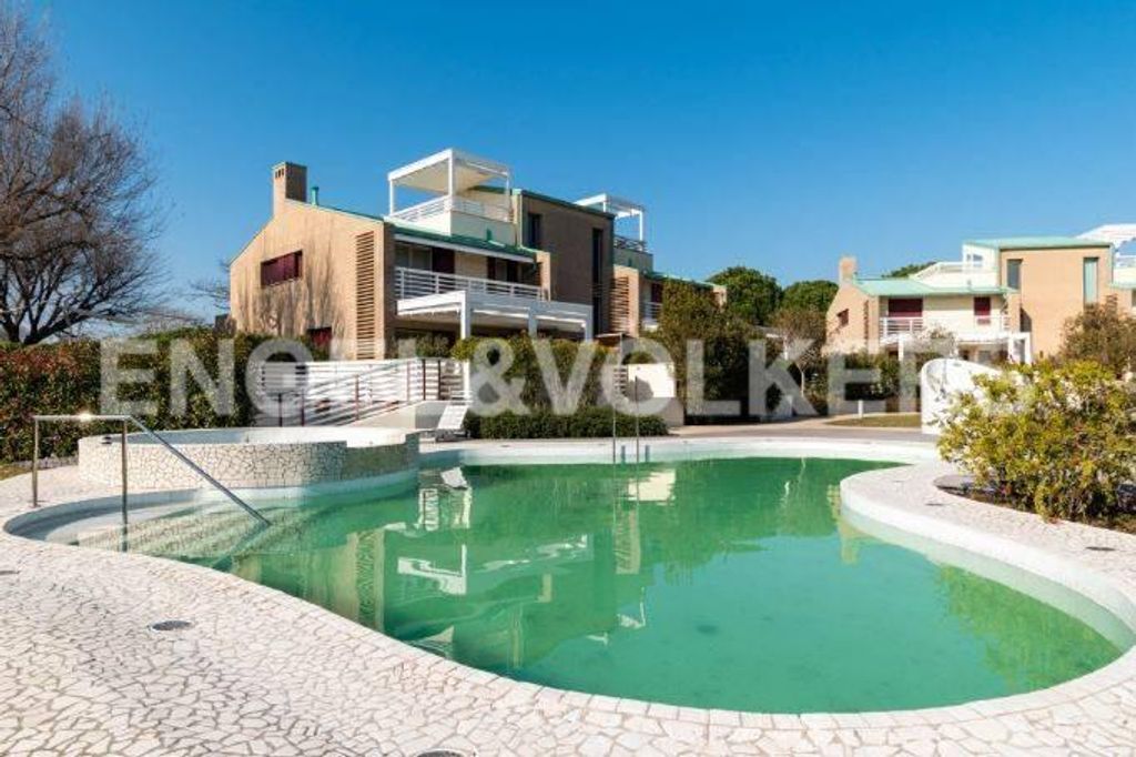 4 bedroom luxury Villa for sale in Via Casa Bianca, 6, Lignano