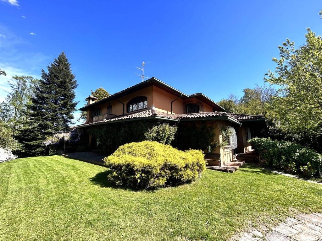 Esclusiva villa in vendita Via Oltrecolle, Como, Lombardia