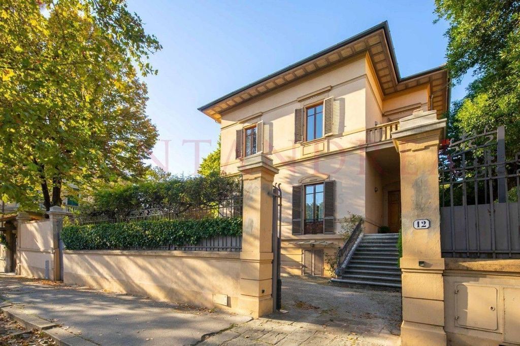 Prestigiosa villa di 470 mq in vendita Firenze, Italia
