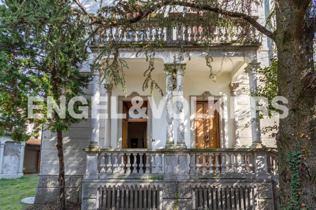 Prestigiosa villa in vendita Via Generale G. Biancardi, Busto Arsizio, Lombardia