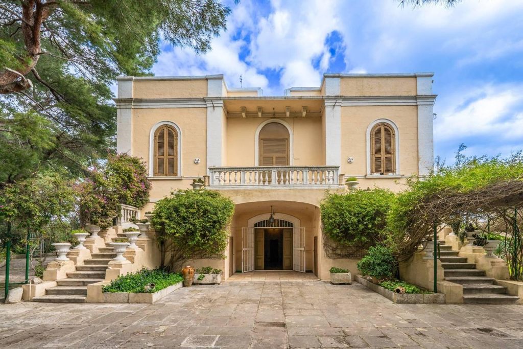 Prestigiosa villa di 425 mq in vendita, Via Giovanni Gentile, 100, Bari, Puglia
