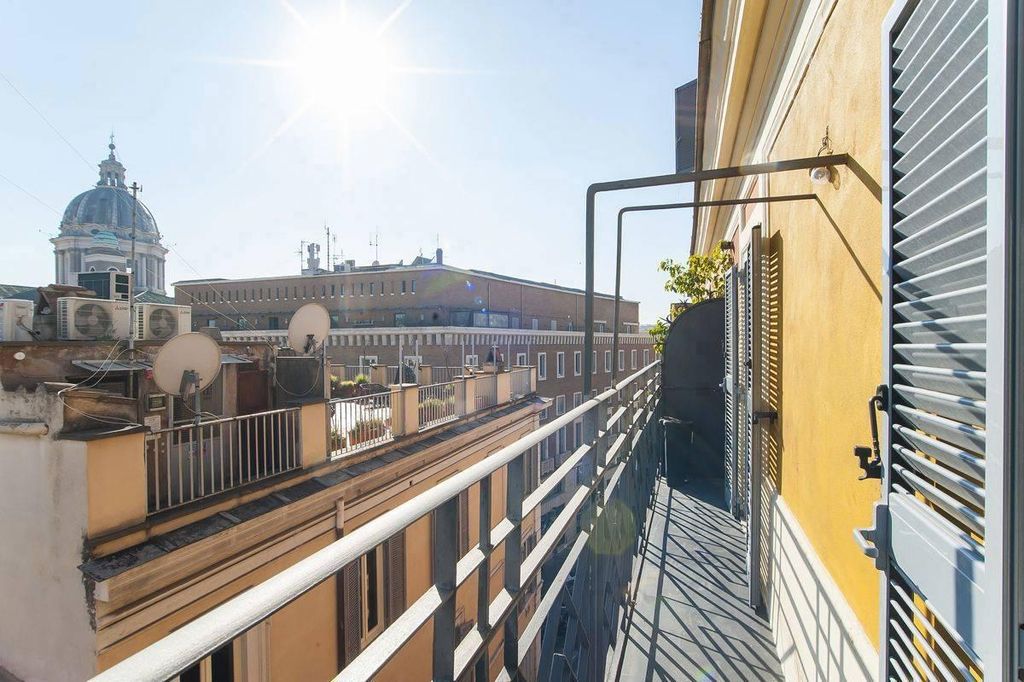 Appartamento di prestigio di 100 m² in vendita Via Vittoria, Roma, Lazio