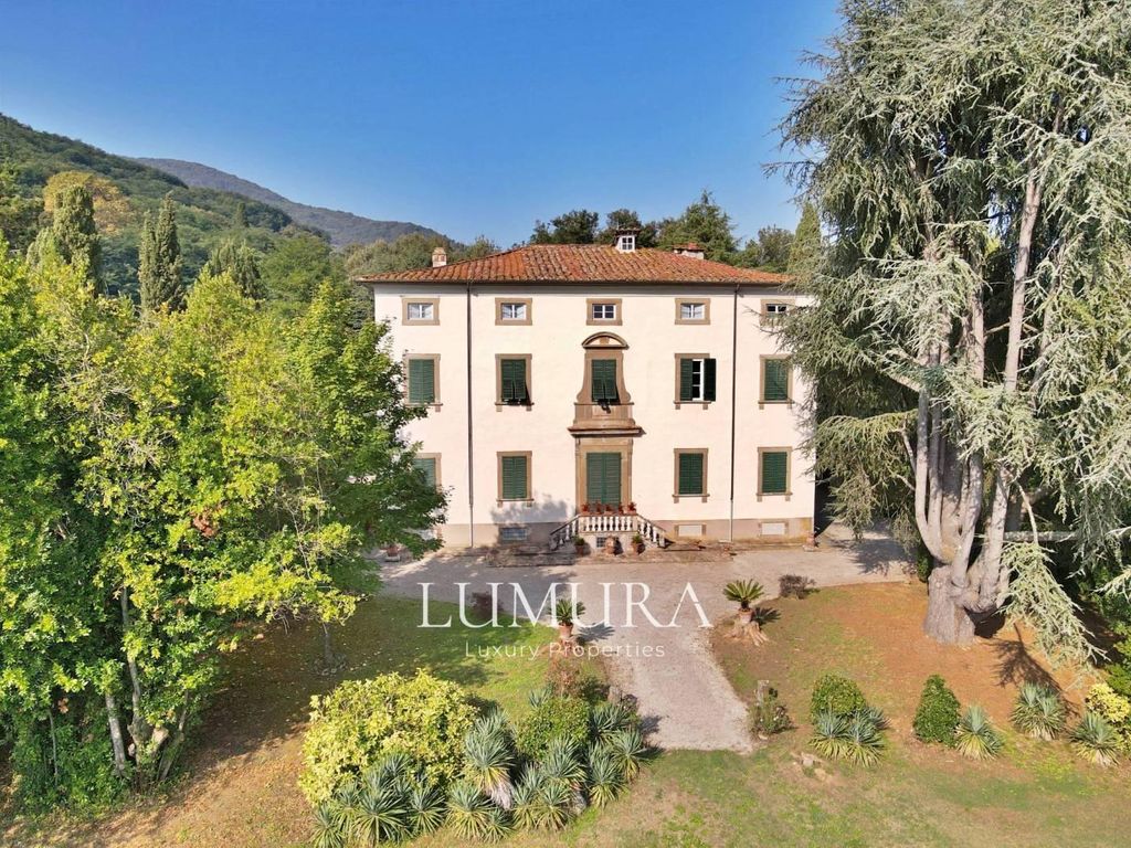 Esclusiva villa di 1500 mq in vendita Via Nuova per Pisa, 59, Lucca, Toscana
