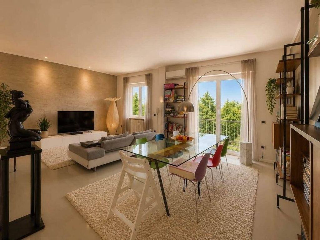 Apartament 4 camere, 168 m²