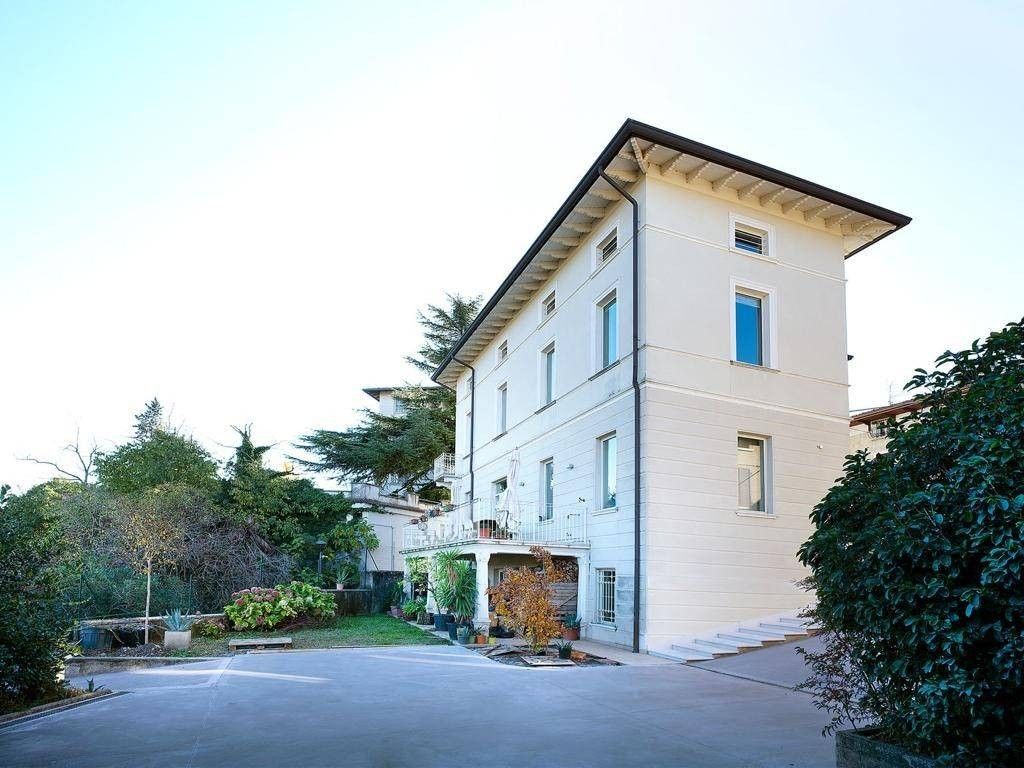Casa di lusso di 558 mq in vendita Calcinato, Italia
