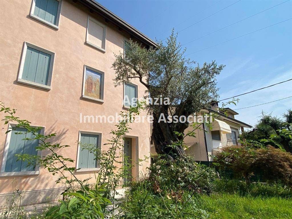 Luxuriöse 4 Schlafzimmer Villa zu verkaufen in Bassano del Grappa