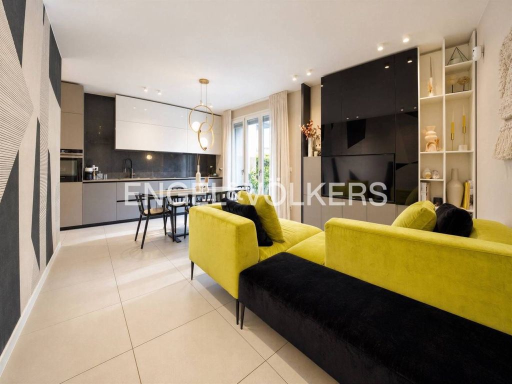 3 room luxury Apartment for sale in Via Bruno Parisio, Bologna, Emilia-Romagna