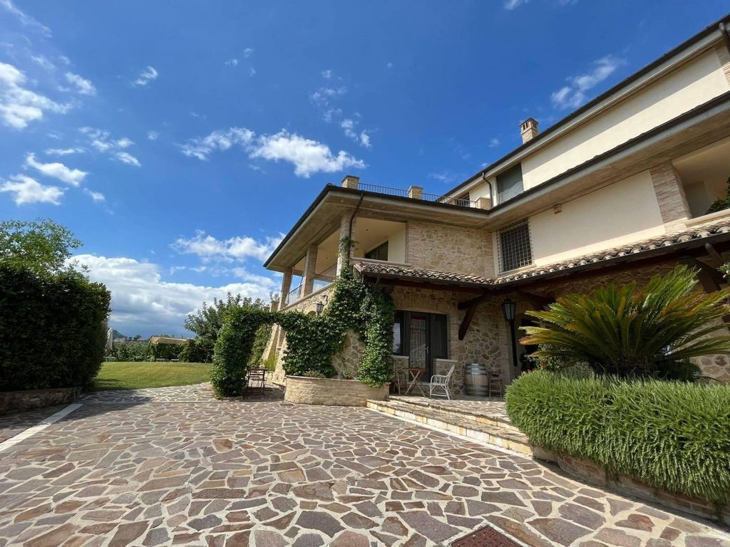 Prestigiosa villa in vendita Chieti, Abruzzo