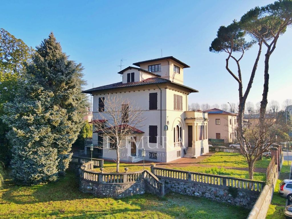 Prestigiosa villa di 500 mq in vendita, Viale Agostino Marti, 341, Lucca, Toscana