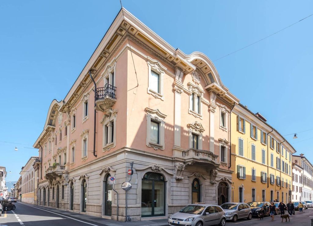 Prestigioso complesso residenziale in vendita Corsetto Sant'Agata, 16D, Brescia, Lombardia