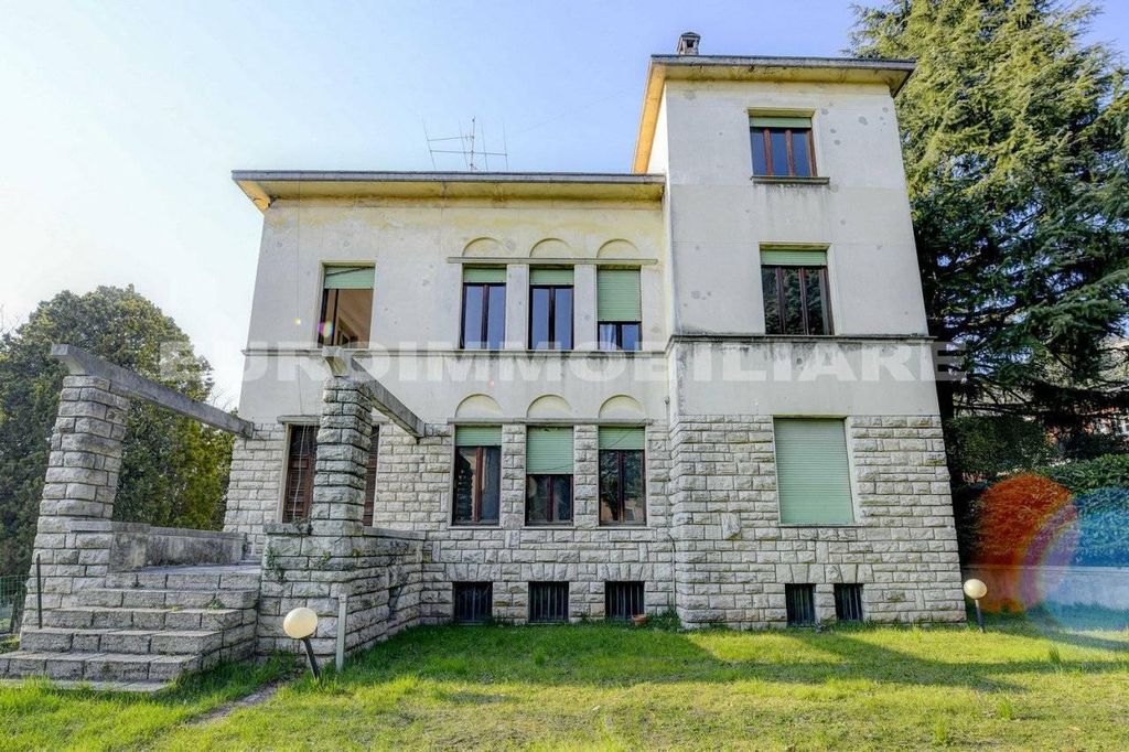 Esclusiva villa di 650 mq in vendita Viale Rebuffone, 21, Brescia, Lombardia