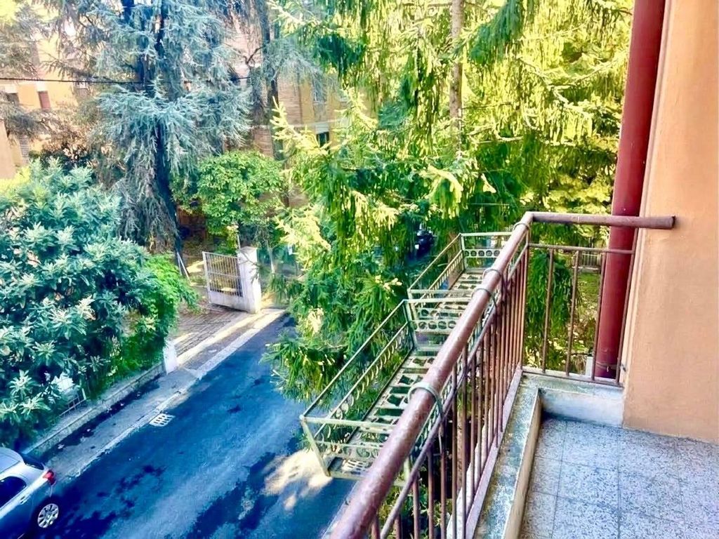 Luxury Flat for sale in Via Lodovico Varthema, Bologna, Emilia-Romagna