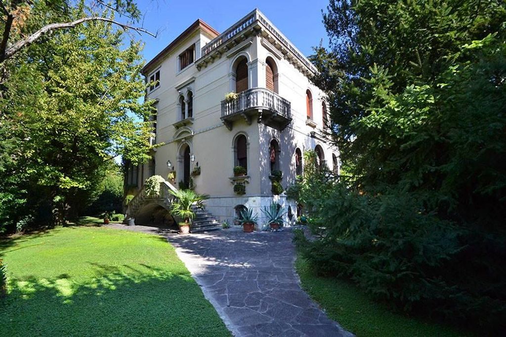 Esclusiva villa di 600 mq in vendita Viale Luigi Luzzatti, Treviso, Veneto