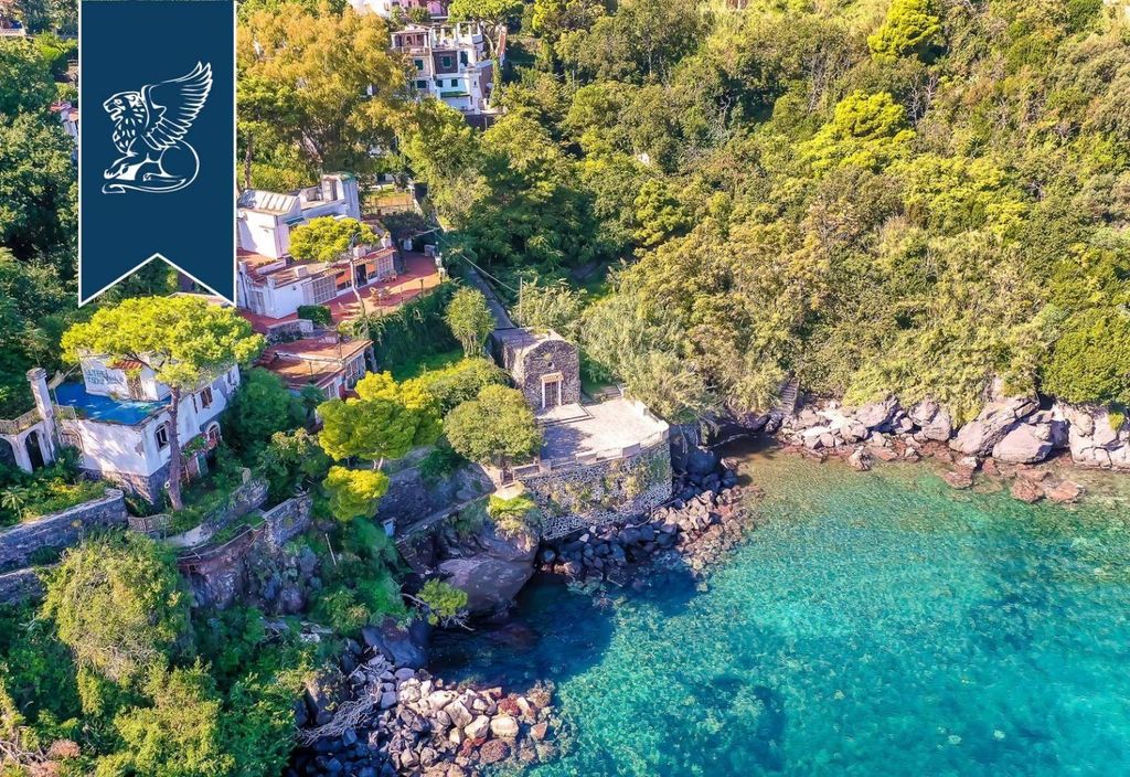 Prestigiosa villa di 450 mq in vendita, Ischia, Italia