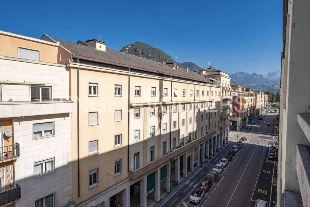 Appartamento di lusso di 155 m² in vendita Corso della Libertà, 35, Bolzano, Trentino - Alto Adige