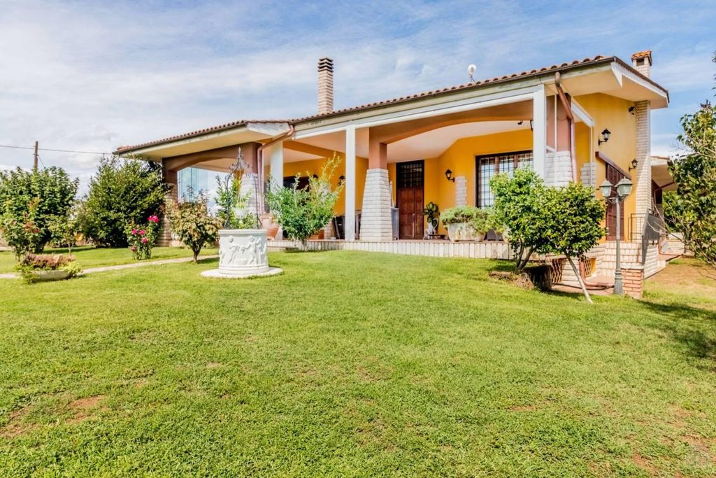 Prestigiosa villa in vendita Via Augusto Crispigni, Castel Sant'Elia, Lazio