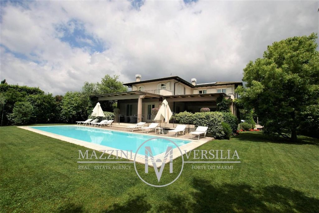 Prestigiosa villa di 450 mq in vendita via Donati, 95, Forte dei Marmi, Toscana