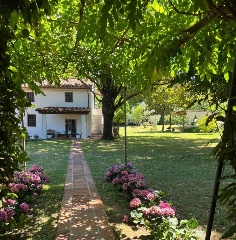 Villa di 353 mq in affitto Via Valdicastello Carducci, 82, Pietrasanta, Lucca, Toscana