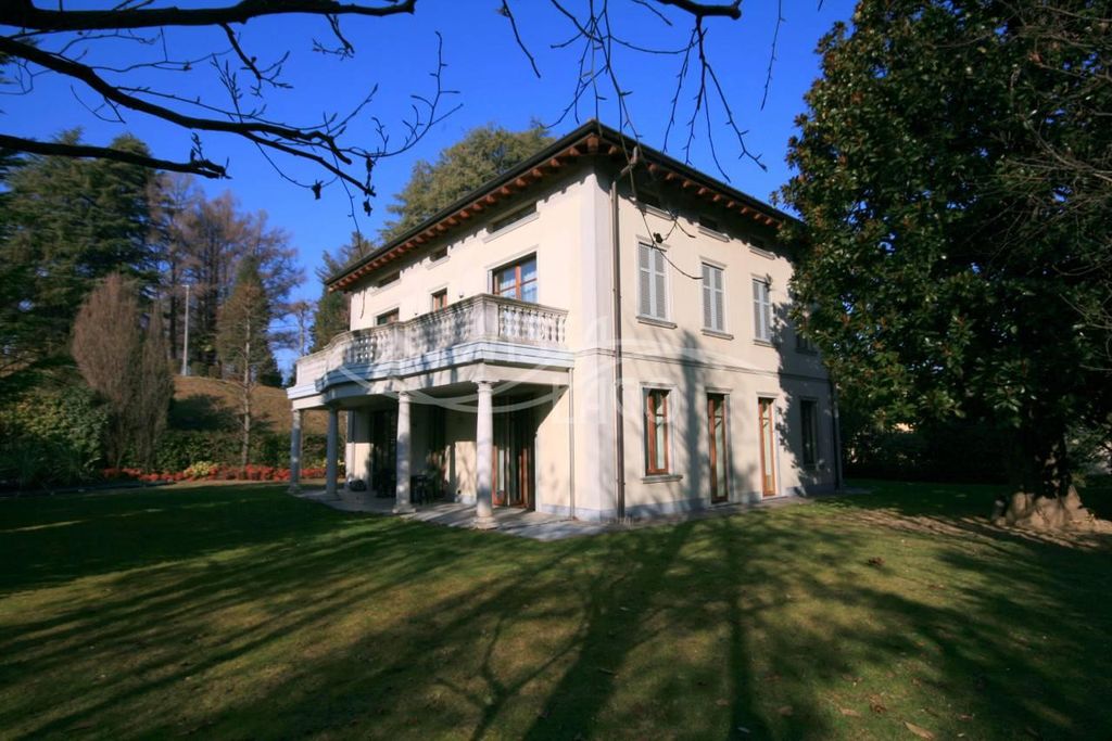 villa di 550 mq in vendita como, lombardia