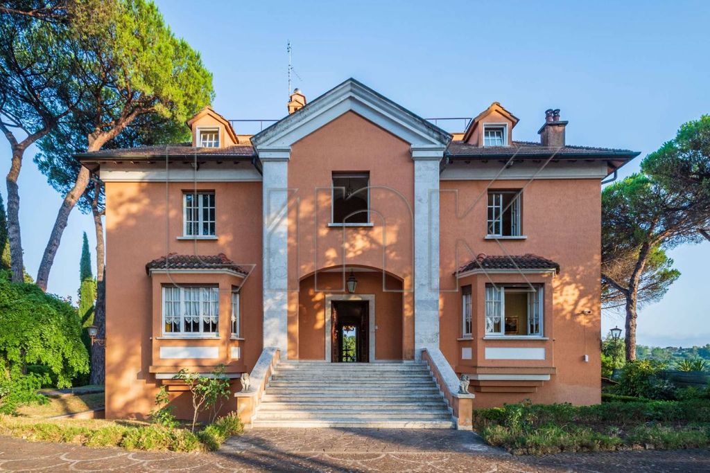 Prestigiosa villa di 2150 mq in vendita, via della Camilluccia, Roma, Lazio
