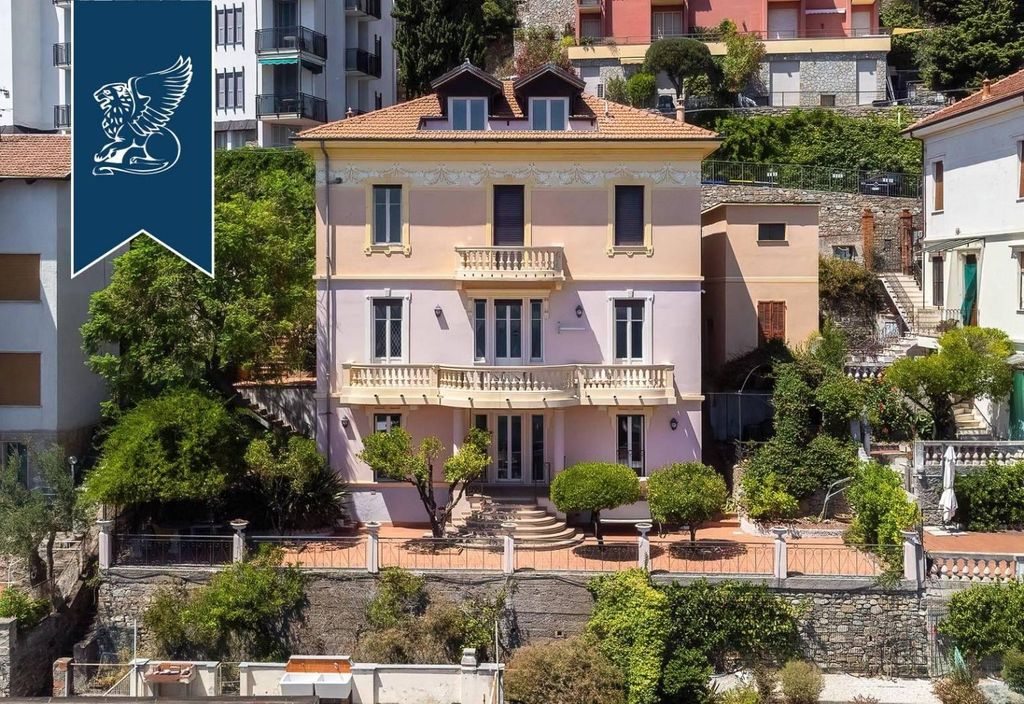 Villa di 470 mq in vendita Alassio, Italia