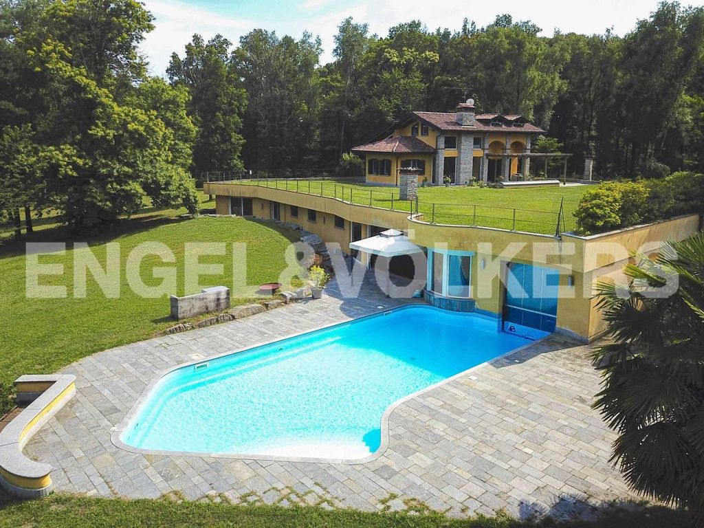 Villa di 1250 mq in vendita Via Andrea Mantegna, 2, Agrate Conturbia, Piemonte
