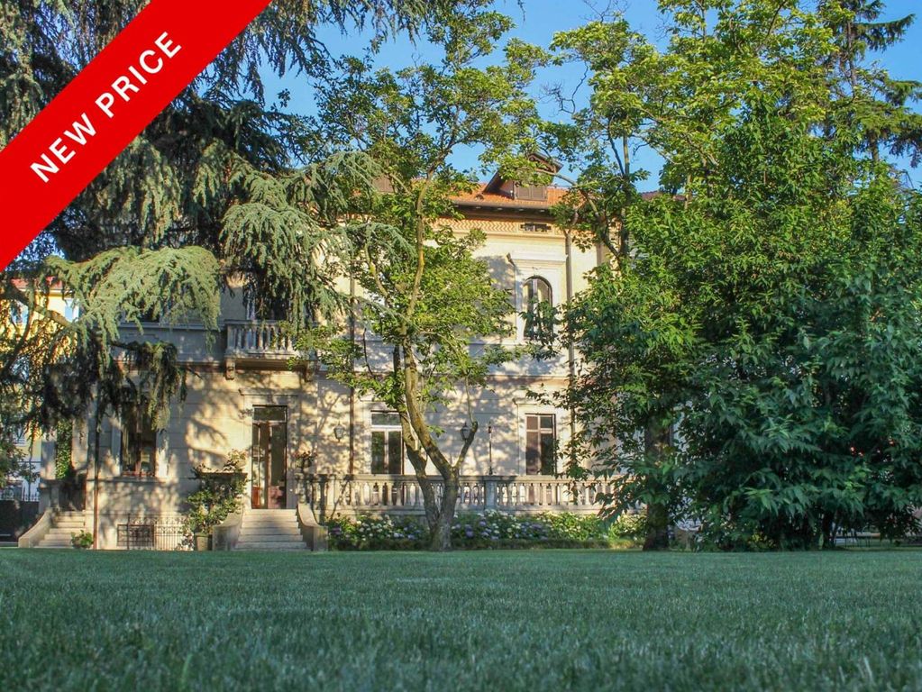 Prestigiosa villa in vendita Via Antonio Fogazzaro, Gallarate, Lombardia