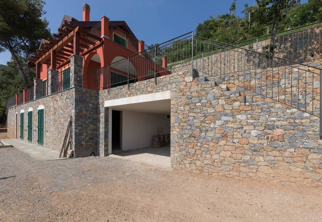 Prestigiosa villa di 200 mq in vendita, Strada Privata Scofferi, Alassio, Liguria