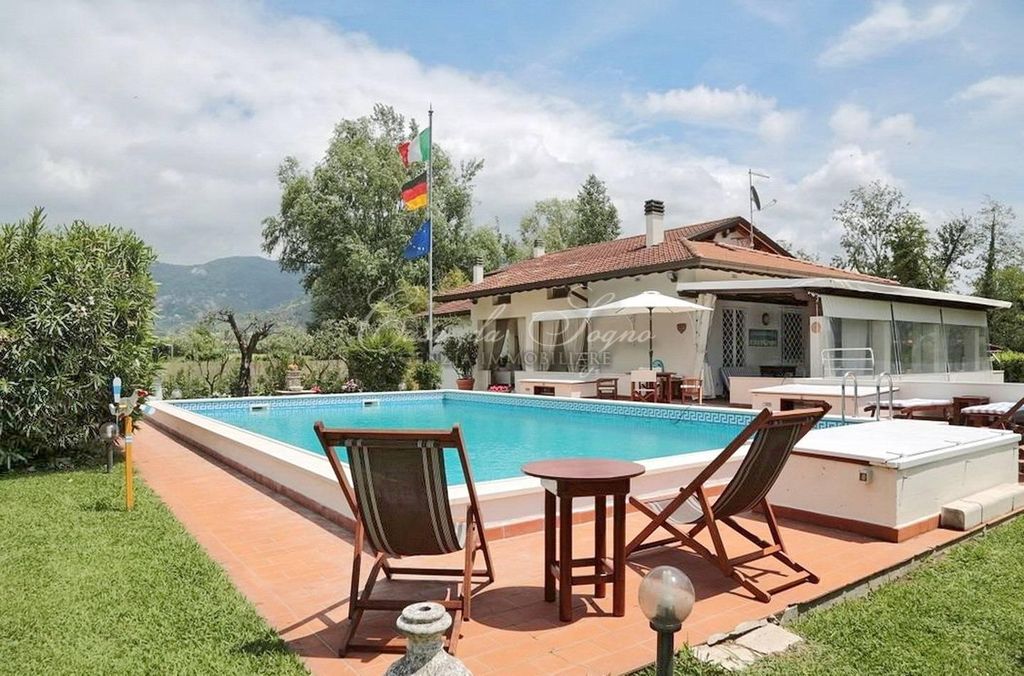 Villa in vendita Via 20 Settembre, Forte dei Marmi, Lucca, Toscana