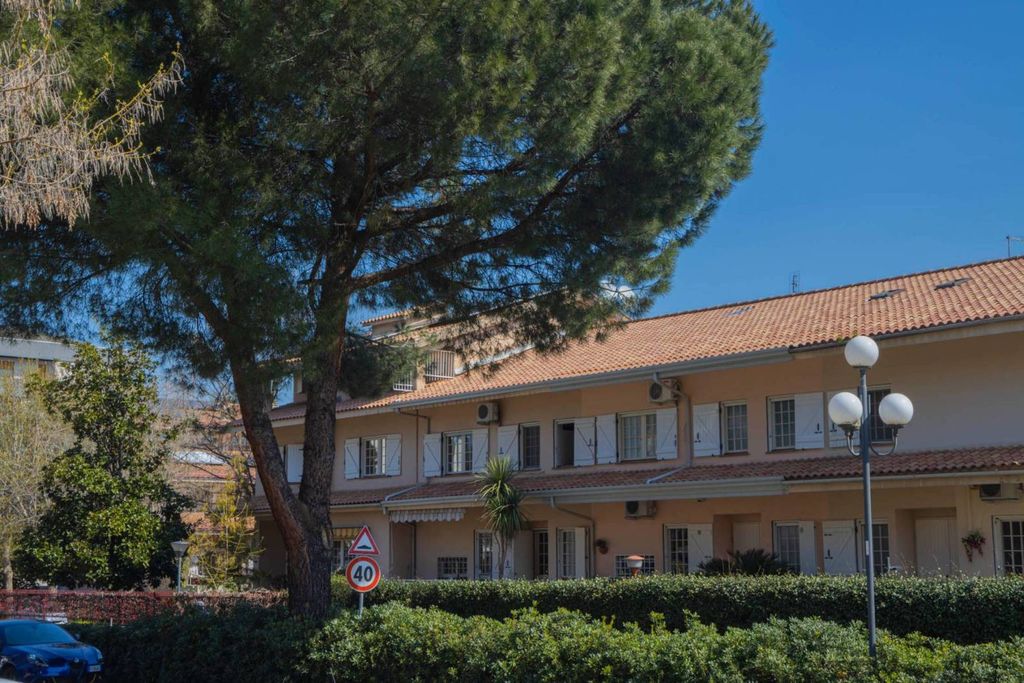 Prestigiosa Villetta a Schiera di 315 mq in vendita Via Leonida Repaci, Rende, Calabria