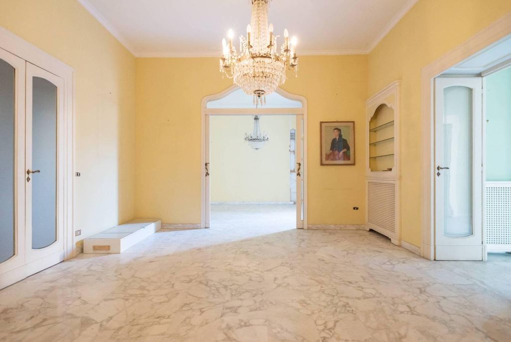 Appartamento di prestigio di 416 m² in vendita Riviera Di Chiaia, 264, Napoli, Campania