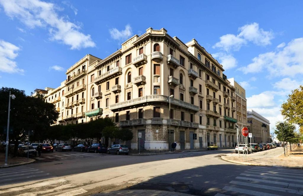 Piso de lujo en venta en Via S. Francesco d'Assisi, 7, Bari, Provincia