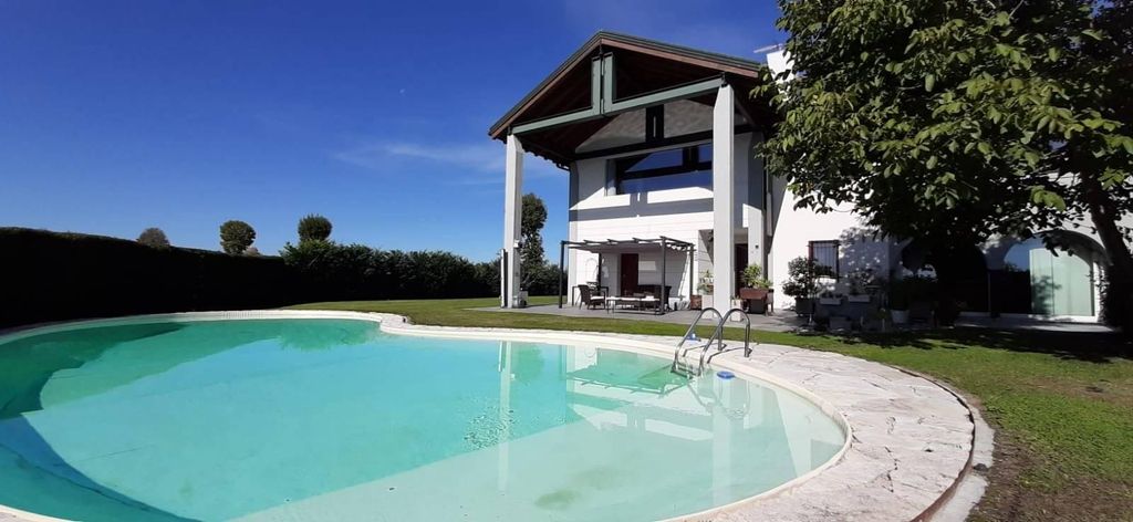 Prestigiosa villa di 274 mq in vendita, San Biagio di Callalta, Italia