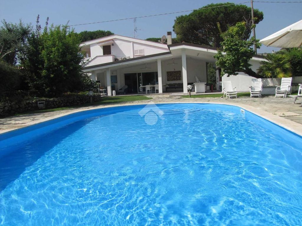 7 bedroom luxury Villa for sale in Viale delle Magnolie, Terracina