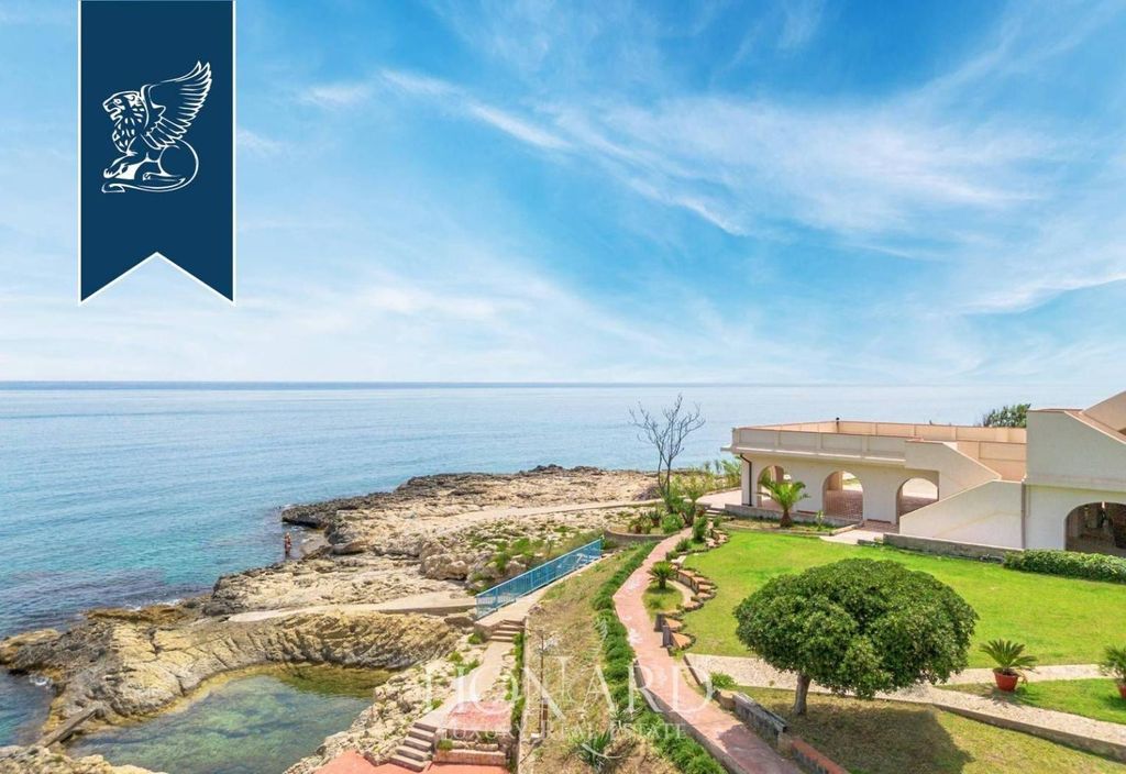 Prestigiosa villa di 2000 mq in vendita Augusta, Sicilia