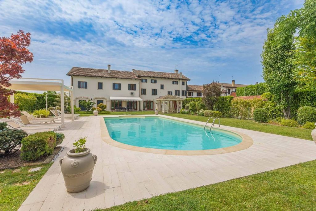 Prestigiosa villa di 730 mq in vendita Via Giotto, 39, Martellago, Veneto