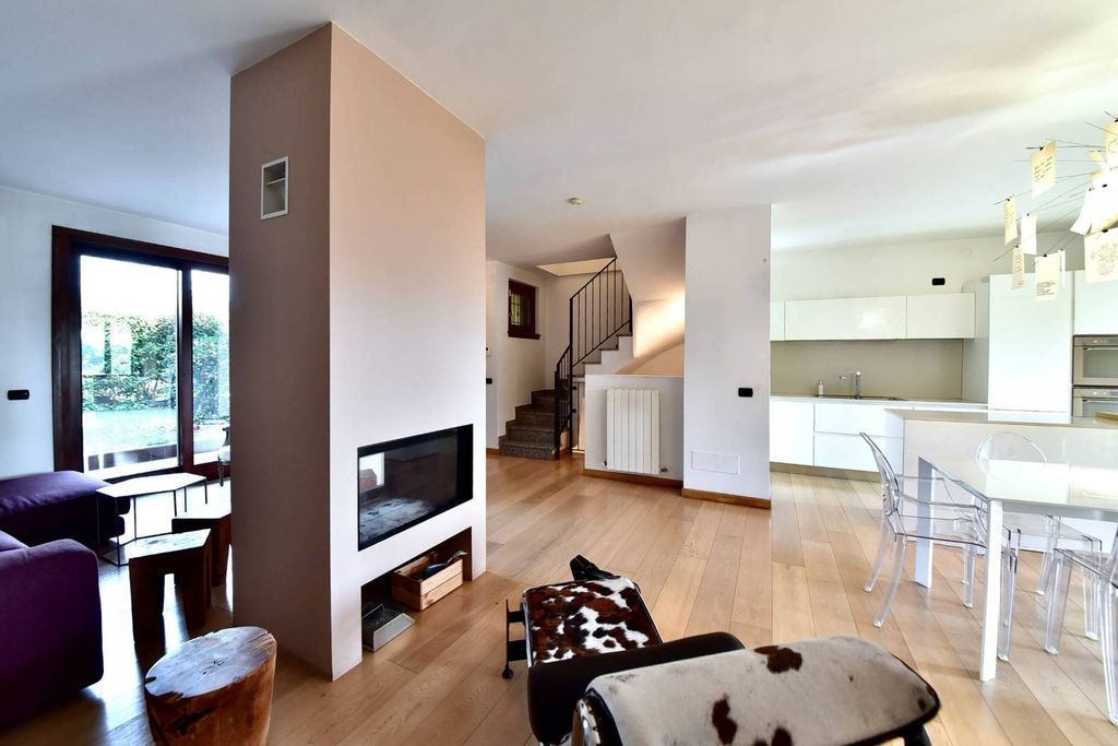 Appartamento di prestigio di 150 m² in affitto Via Risorgimento, 29, Bernareggio, Lombardia