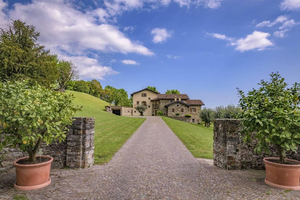 Villa in vendita Via Urana, Tarcento, Udine, Friuli Venezia Giulia