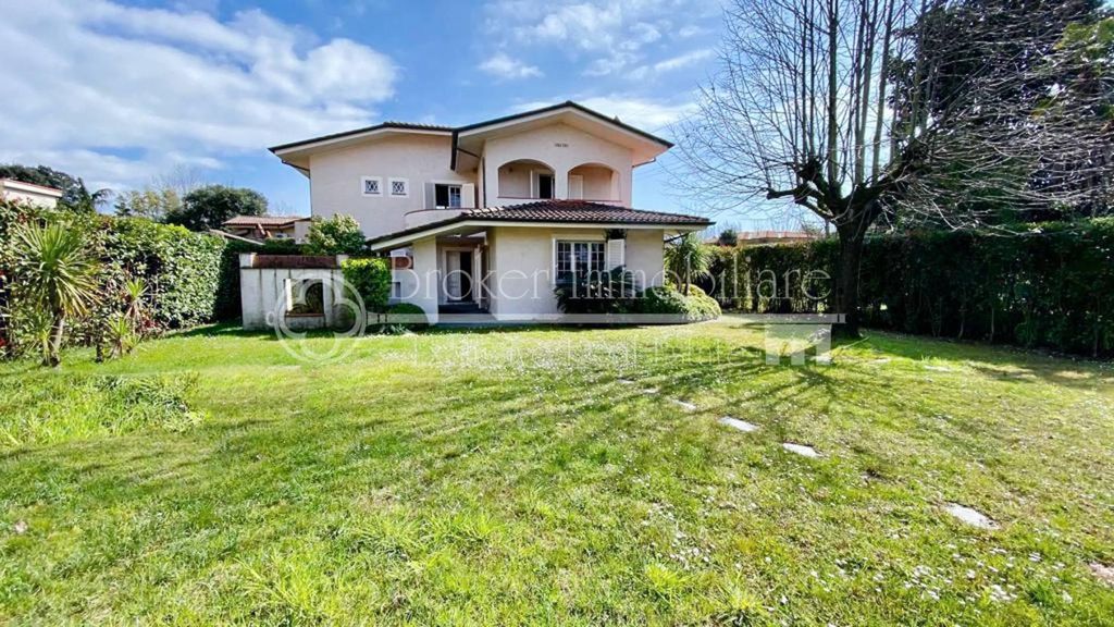 Prestigiosa villa in vendita Via Pietro Nenni, Forte dei Marmi, Toscana