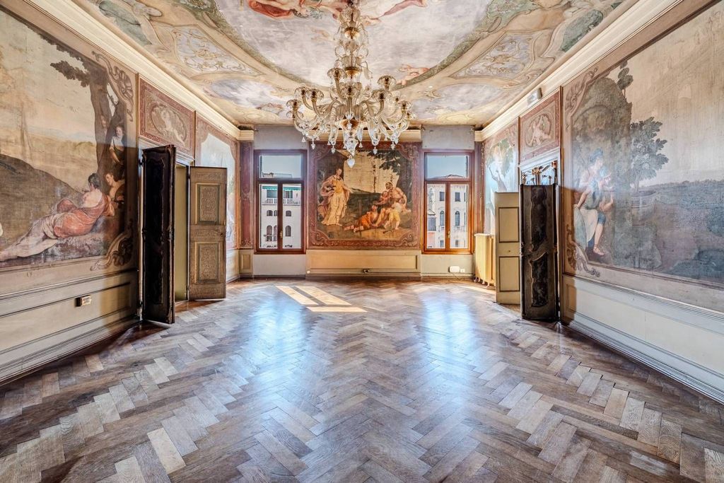 6 bedroom luxury Apartment for sale in Campo Santo Stefano, Venice, Veneto