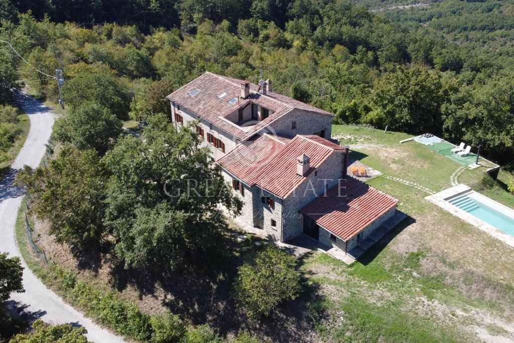 Lussuoso casale in vendita Pietralunga, Umbria